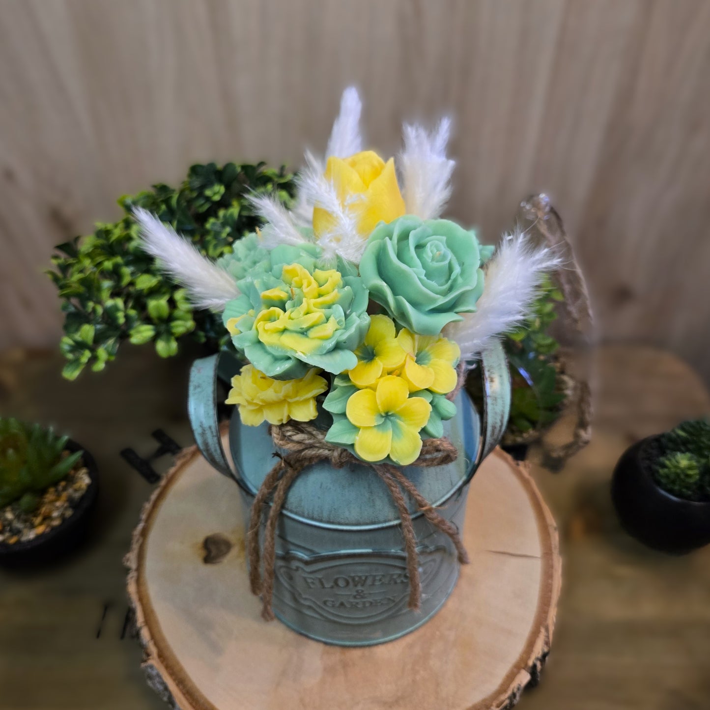 Bouquet parfumé en cire végétale coco – Parfum d’ambiance & fondant brûle-parfum – Vase inclus