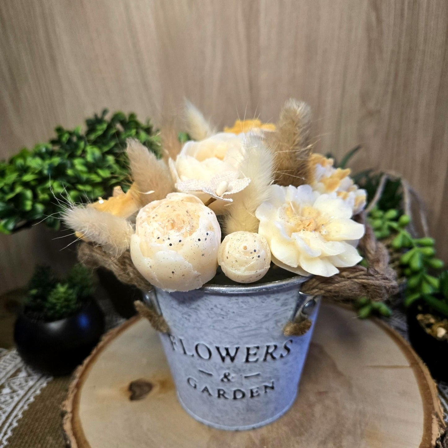 Petit bouquet en cire végétale dans un vase décoratif, fait main – Bulles de Li