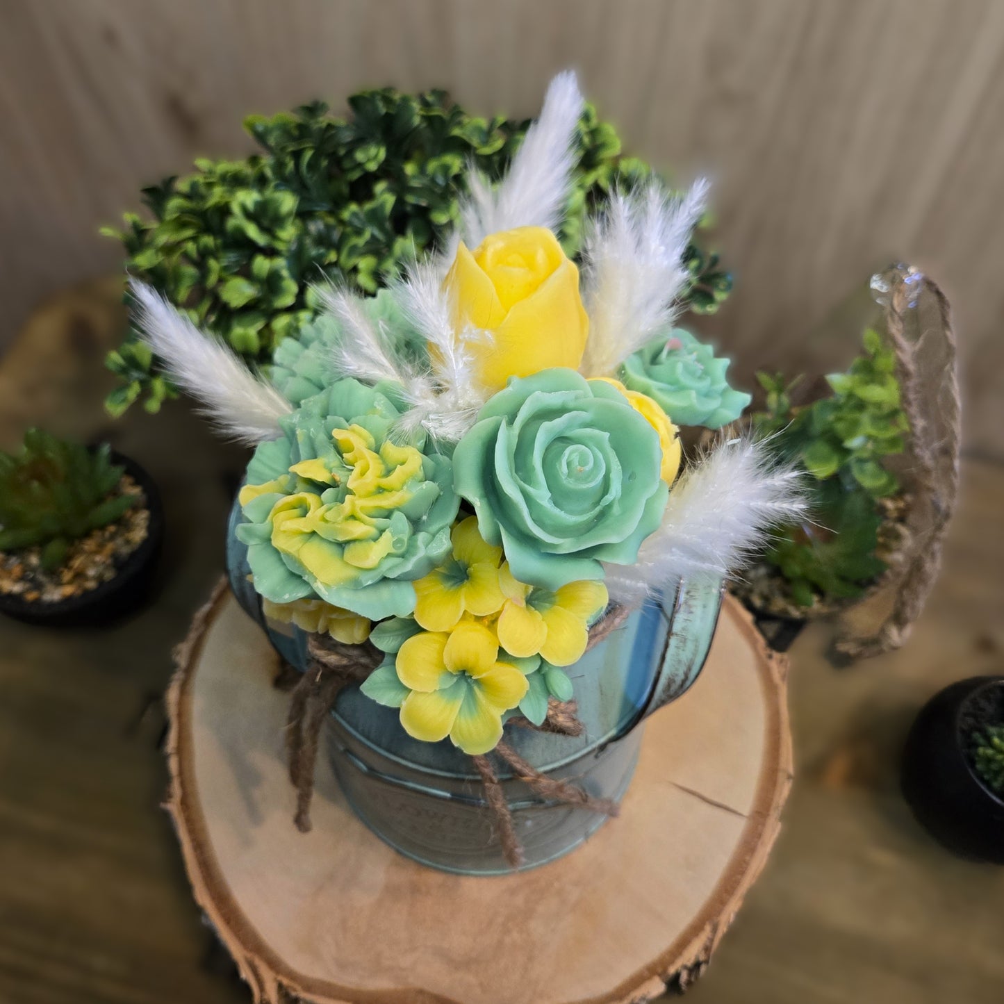 Bouquet parfumé en cire végétale coco – Parfum d’ambiance & fondant brûle-parfum – Vase inclus